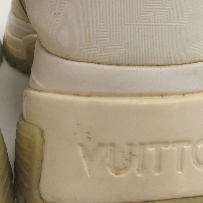 Louis Vuitton Run Away Pulse Line Monogram Sneakers Dad White 8.5 AA