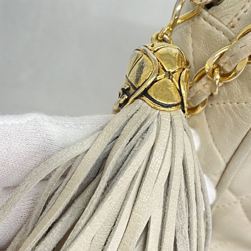 Chanel Shoulder Bag Matelasse Lambskin White Gold Hardware Women's