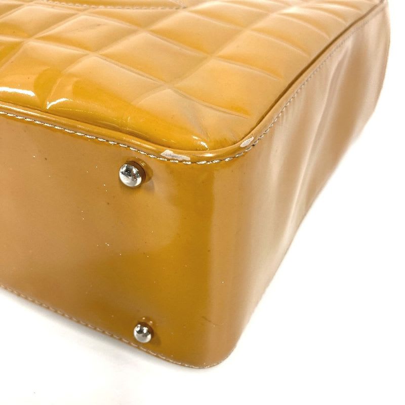 Chanel Chanel Shoulder Bag CC Logo Chocolate Bar Patent Leather Beige