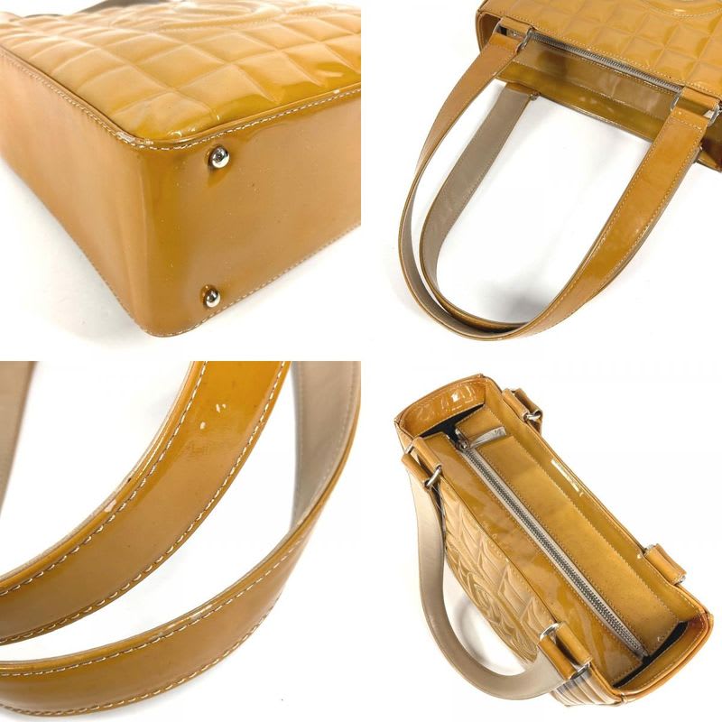 Chanel Chanel Shoulder Bag CC Logo Chocolate Bar Patent Leather Beige