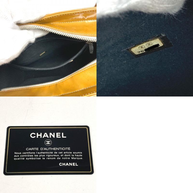 Chanel Chanel Shoulder Bag CC Logo Chocolate Bar Patent Leather Beige