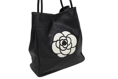 Chanel Camellia Logo Design Bag Black Leather Gold — view 4