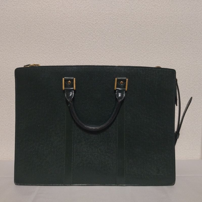 Louis Vuitton Porte Documents Rosan Taiga Epi Sear 2-Way Handbag