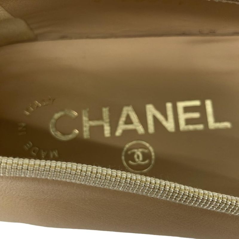 Chanel Flat Shoes 35 C Women's - G02819 Beige X Black Coco Mark Leather