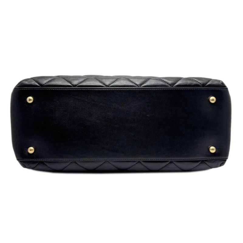 Chanel Quilted CC Logo Chainto Bag Lambskin Black Gold