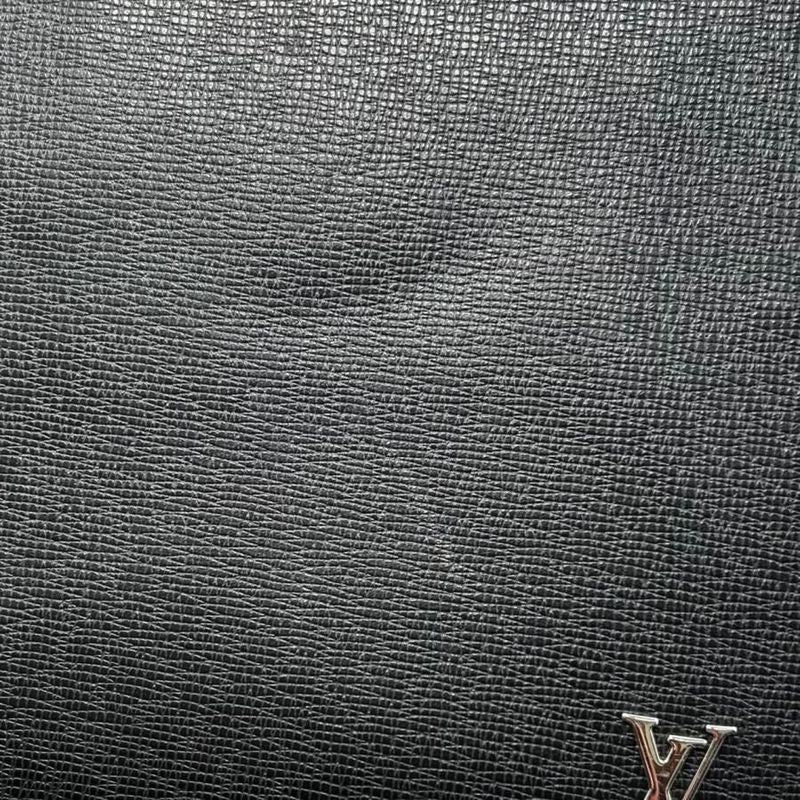 Louis Vuitton Clutch Bag Pochette -voyage M30450 Taiga Noir Black Louis Vuitton