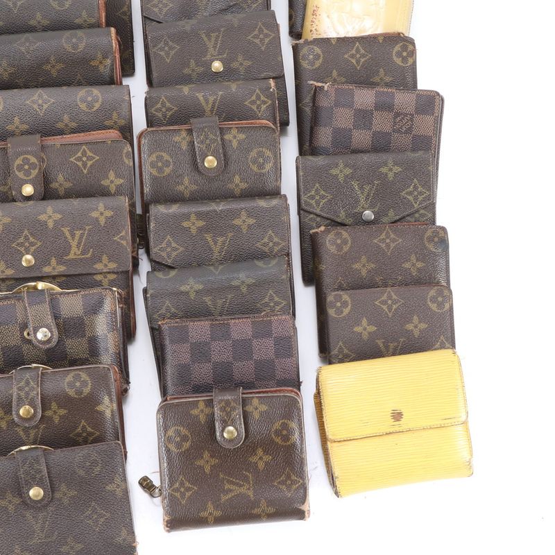 Summary 40-piece Set Louis Vuitton Damier Epi Leather Long Wallet Bi-fold