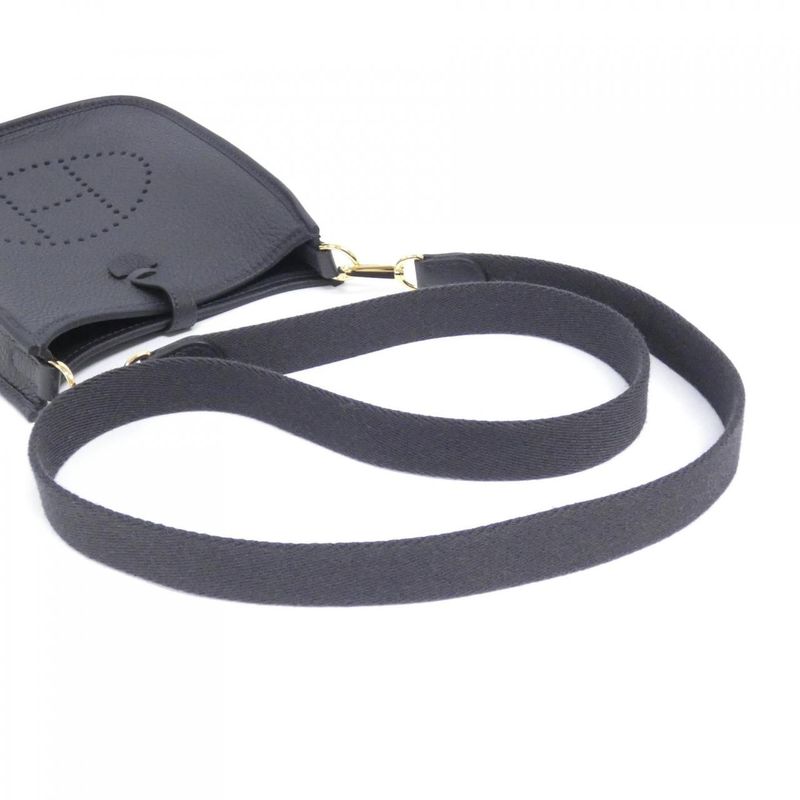 Hermes Evelyn Amazon 16cm (6.30in) 069426cc Shoulder Bag