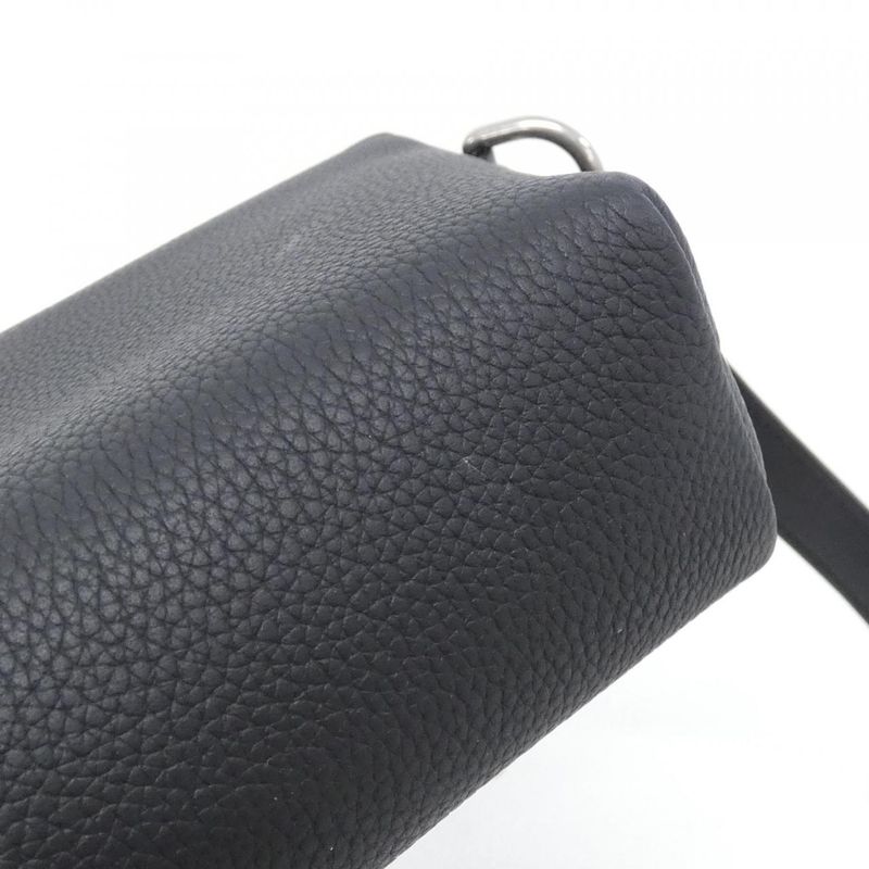 Louis Vuitton Pulse Wearable Wallet M12618 Shoulder Bag