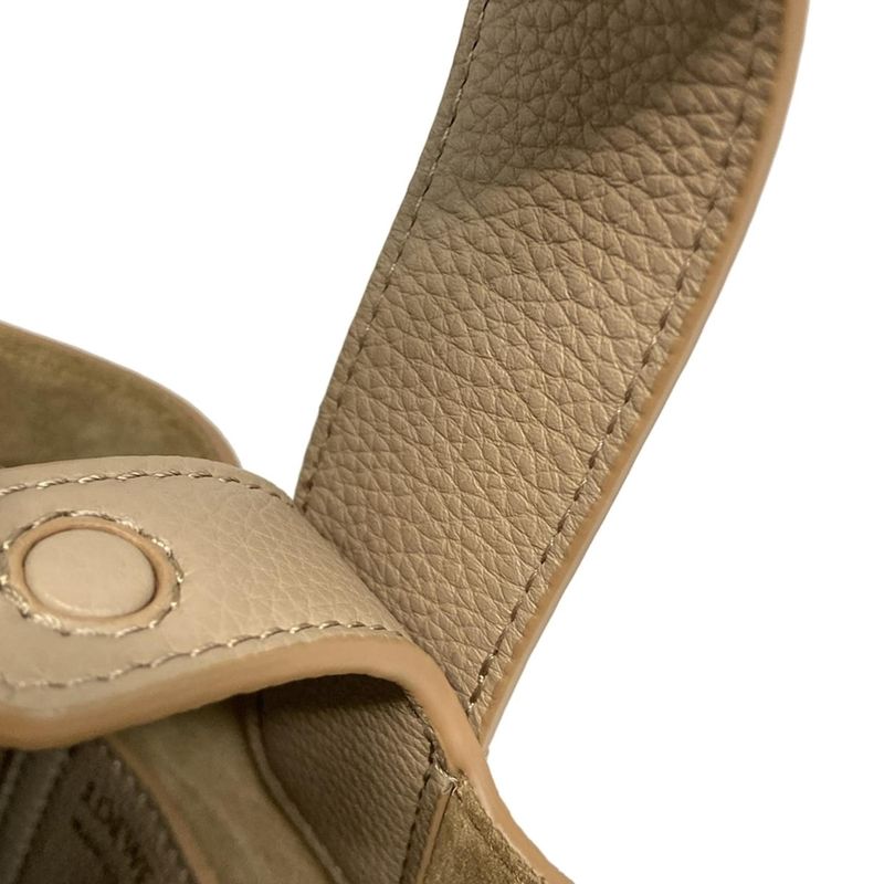 Loewe Handbag Pebble Bucket Bag Mini Aanbbbmx02 Sand (beige)