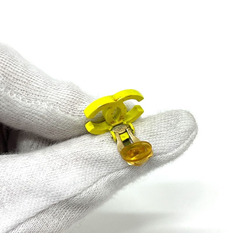Chanel Earring Here Mark 2 Rows A21871 Metal Yellow
