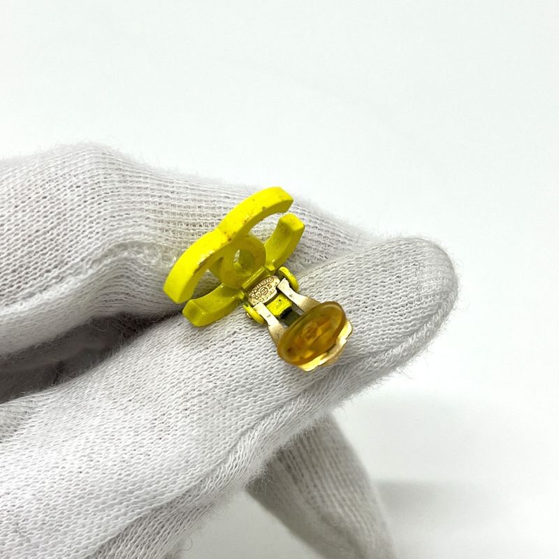 Chanel Earring Here Mark 2 Rows A21871 Metal Yellow
