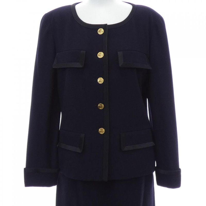 Vintage Chanel 20639 Suit