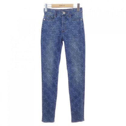 Chanel P62010v47631 19B Jeans