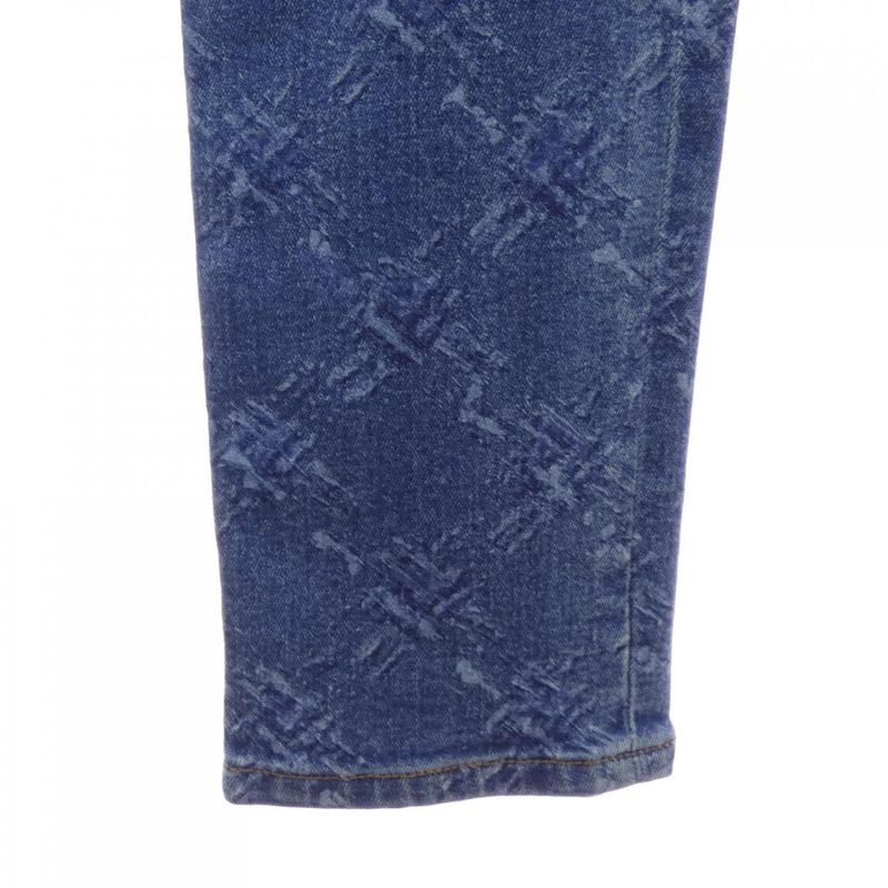 Chanel P62010v47631 19B Jeans