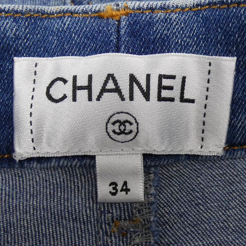 Chanel P62010v47631 19B Jeans