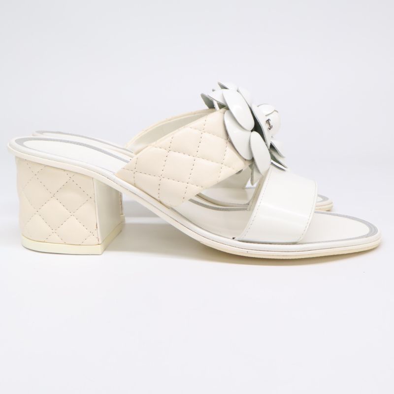 Chanel []ig32781 Camellia Motif Quilted Leather Chunky Heel Sandals 35C