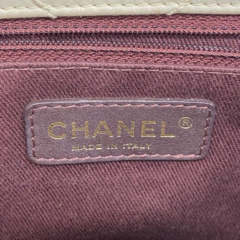 Chanel Shoulder Bag V Stitch Lambskin Beige Gold Hardware Women's