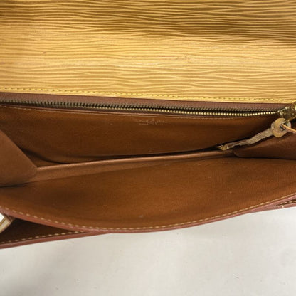 Louis Vuitton Clutch Bag Epi Pochette Serie Dragonne M52616 Winnipeg Beige