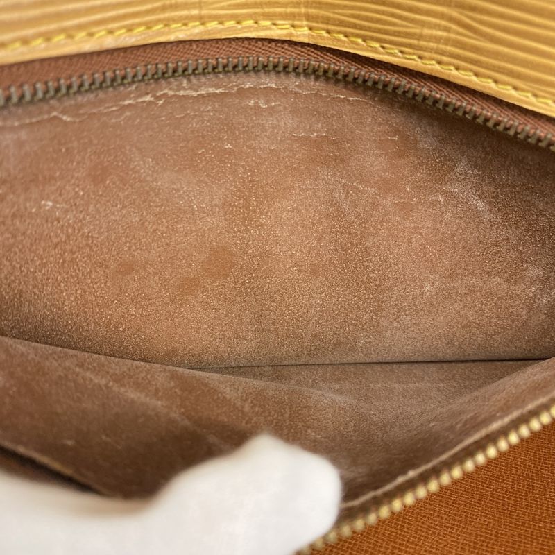 Louis Vuitton Clutch Bag Epi Pochette Serie Dragonne M52616 Winnipeg Beige