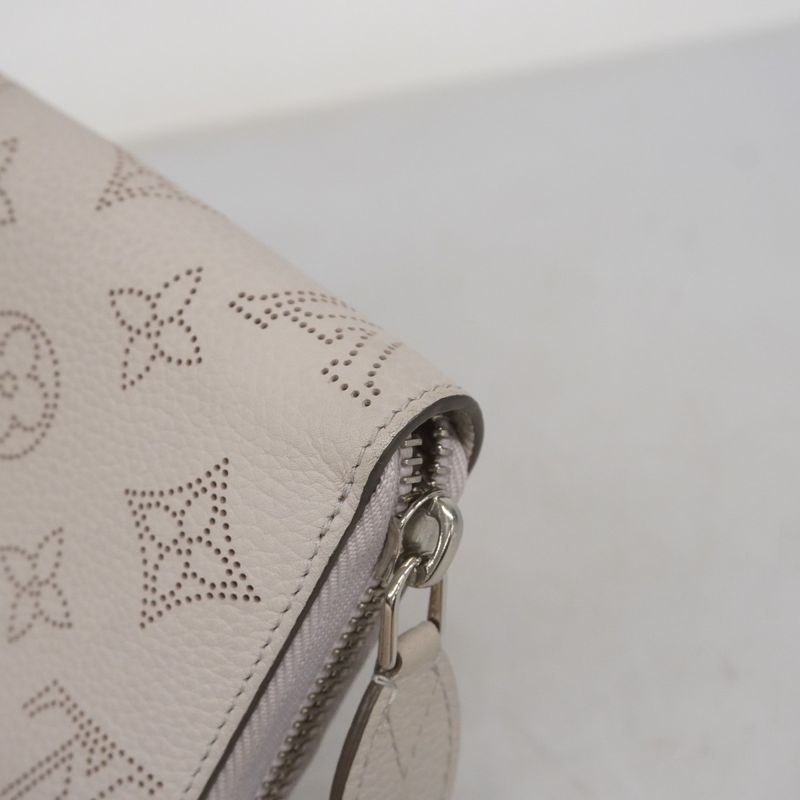 Louis Vuitton Long Wallet Mahina Zippy Wallet M80314 Blume Rose Mademoiselle