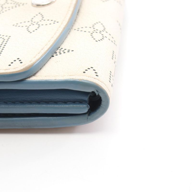 Louis Vuitton Bifold Wallet Portefeuille Iris Compact M69213 Snow Leather