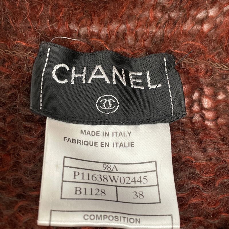Chanel []98a P11638w02445 Coco Mark Plate Mohair Low Gauge Turtle Knit Sweater