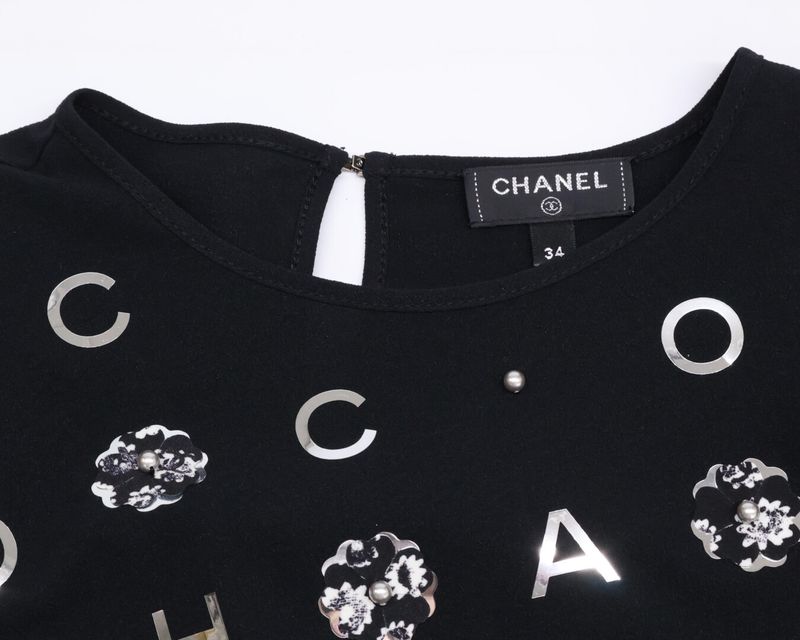 Chanel P70789v61962 Camellia & Icon Pearl Silk T-shirt Cut And Sewn 34