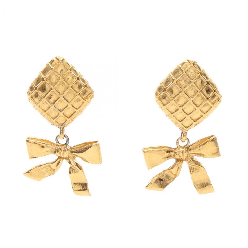 Chanel Earring Matelasse Ribbon GP (gold Plated) Earring Ladies Used A