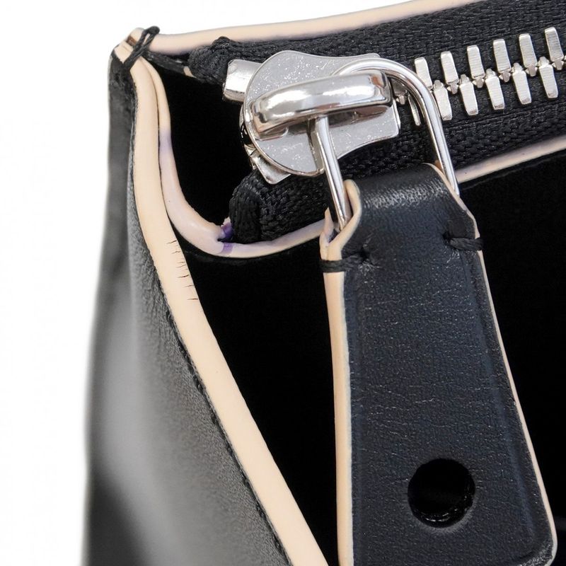 Louis Vuitton Handbag World Tour Collection City Steamer MM M43080 Black