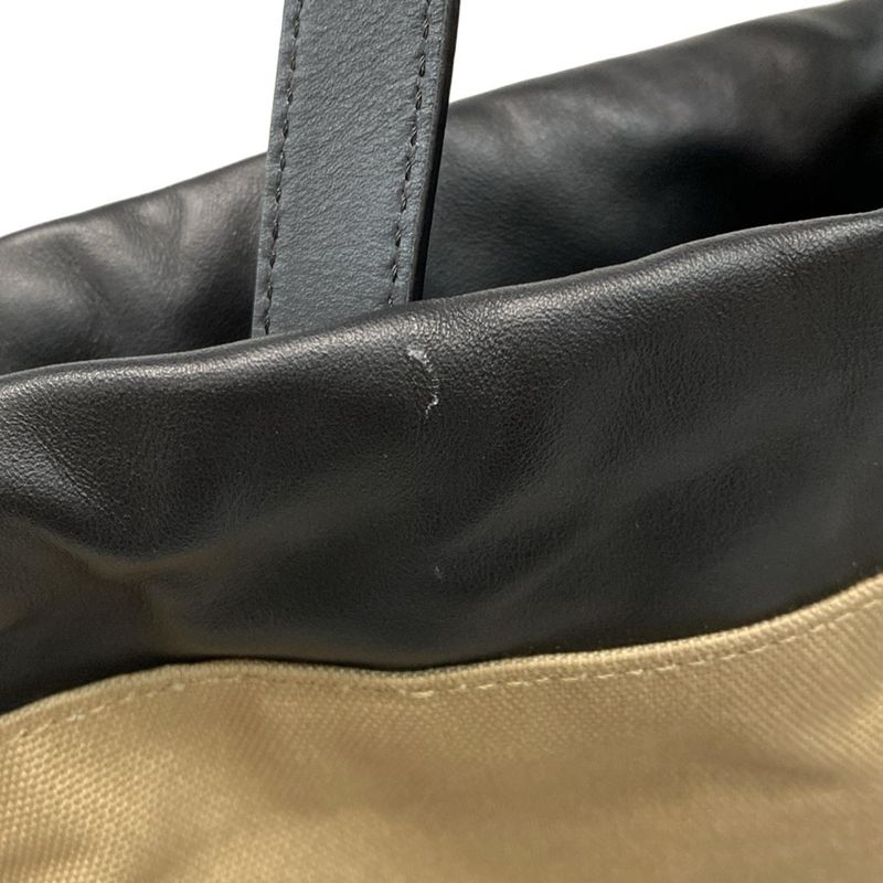 Fendi Backpack Sac - 7vz057 Beige X Black 2way Drawstring Shape Logo Leather