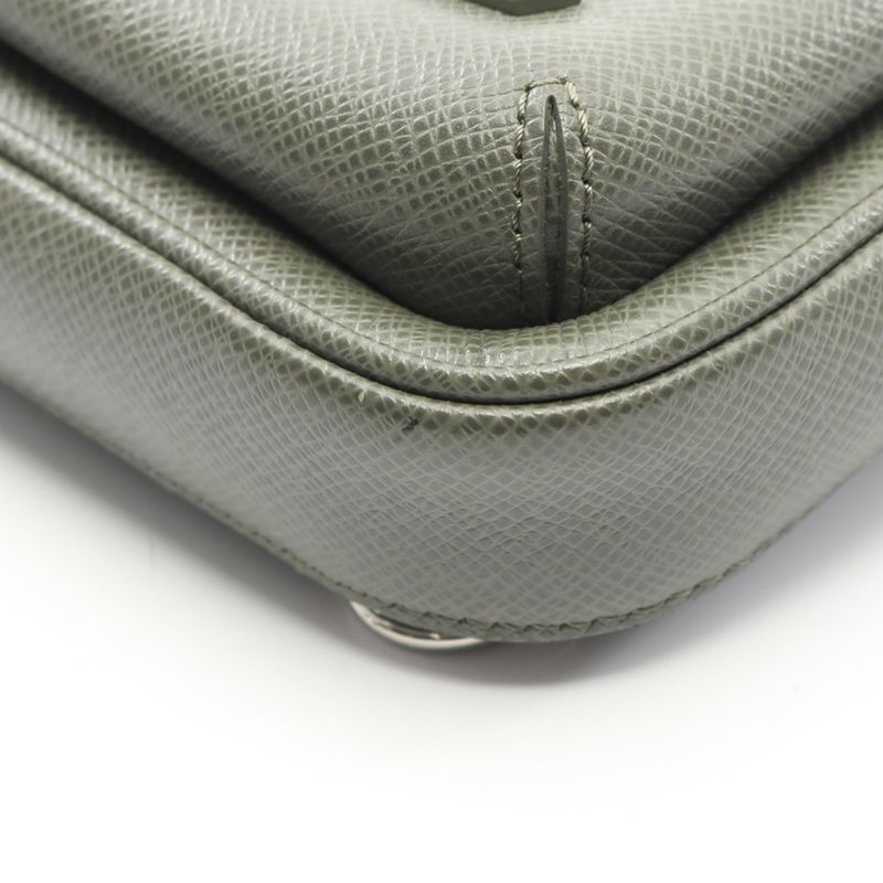 Louis Vuitton Waist Bag Body Bag Avenue Ring Bag Taiga M30973 VERT Laurier