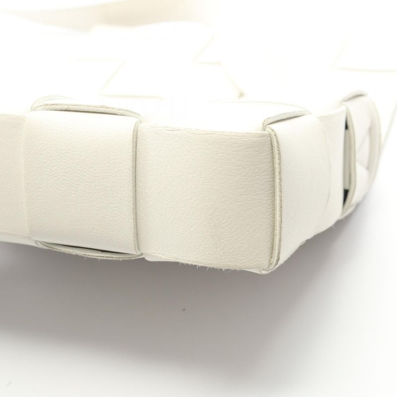 Bottega Veneta Shoulder Bag Cassette Crossbody Maxi Intrecciato 578004 White