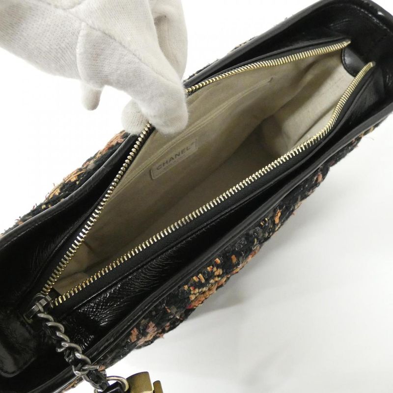 Chanel Gabriel Line 93824 Shoulder Bag