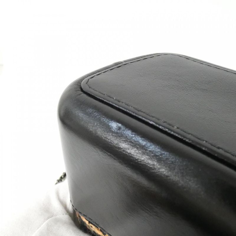 Chanel Gabriel Line 93824 Shoulder Bag