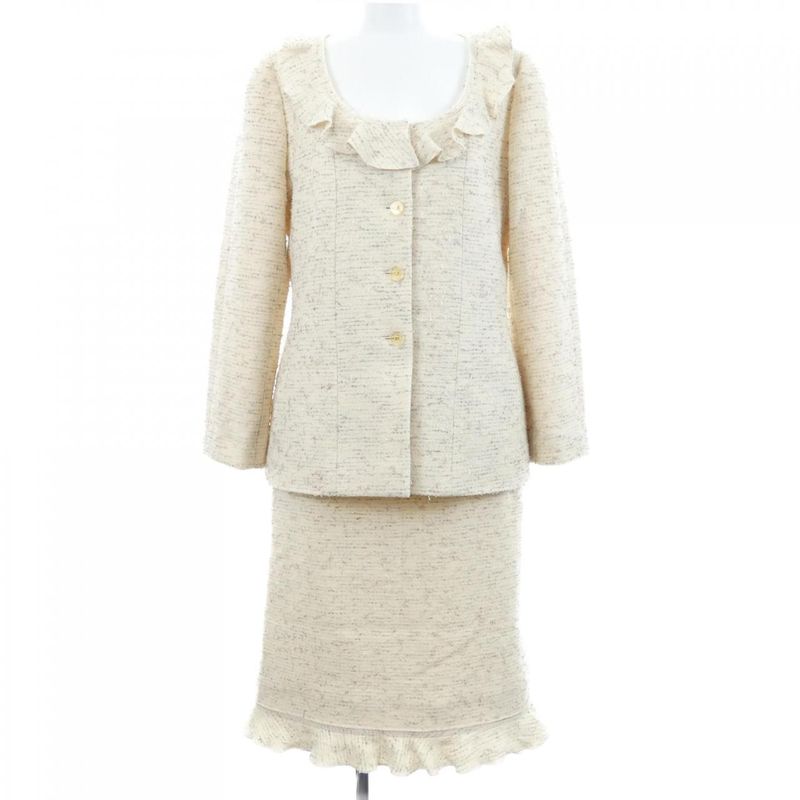 Vintage Chanel P14302v07811 99A Suit