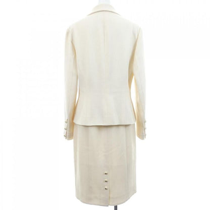 Vintage Chanel P04436v03875 95C Suit