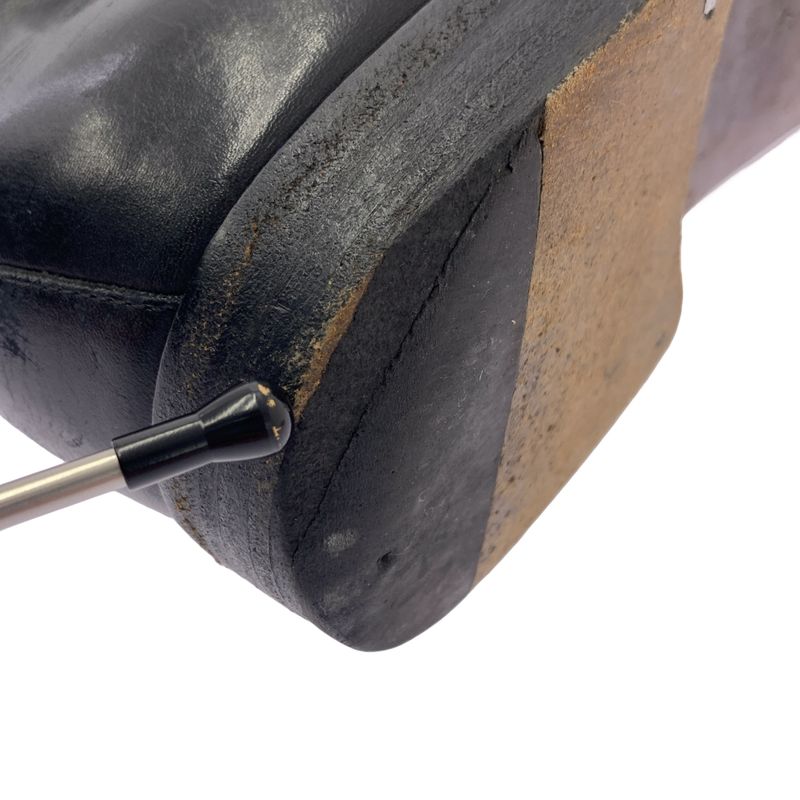 Bottega Veneta | Side Gore Leather Short Boots | 42 1 2 | Black | Men's