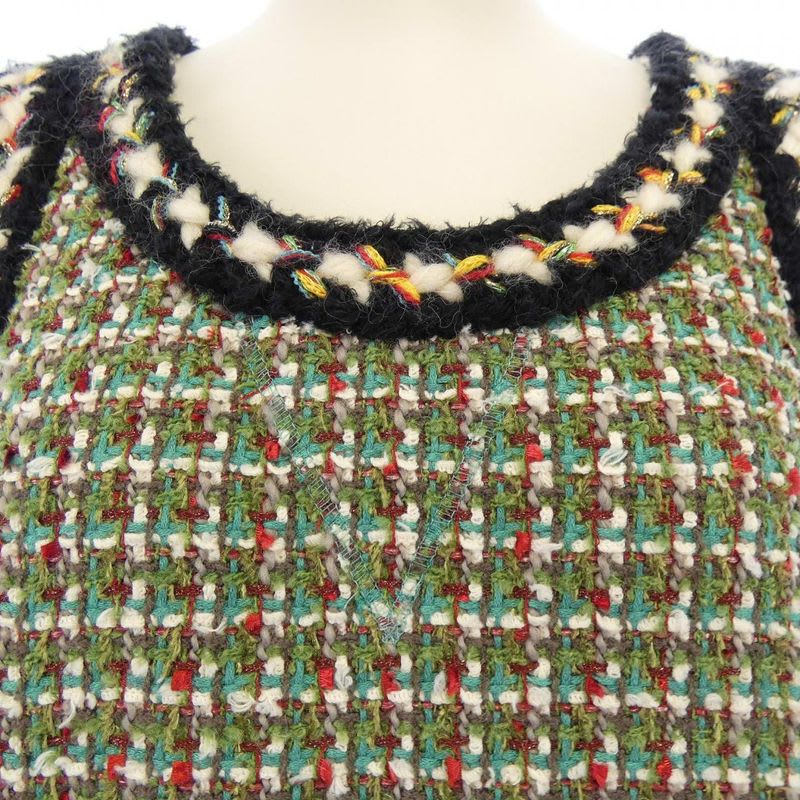 Chanel Size 36 Green Dress
