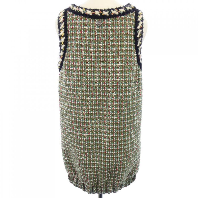 Chanel Size 36 Green Dress