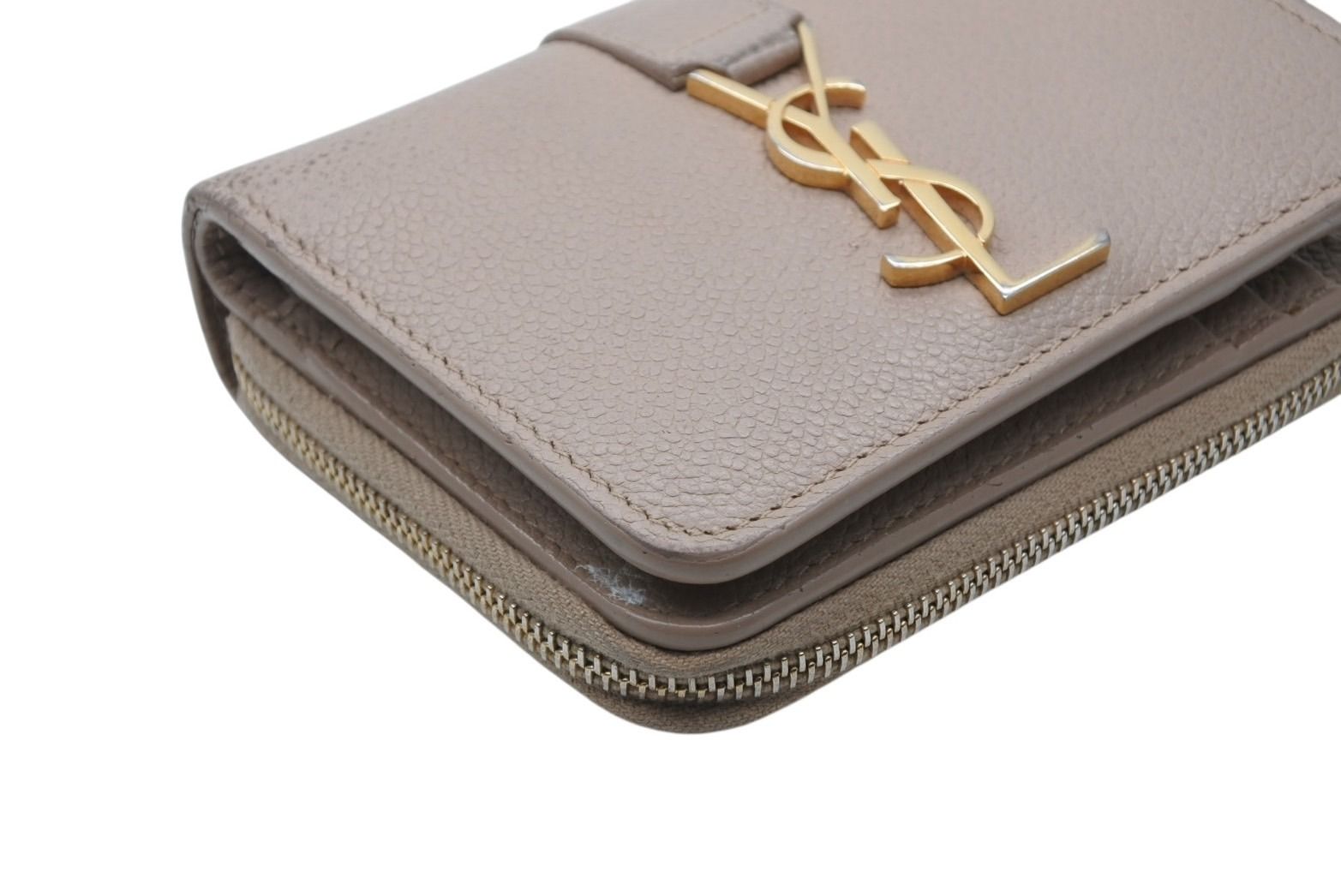 Saint Laurent Cassandra Zip Wallet Bifold Gray de Poudre Leather Beige Gold — view 7
