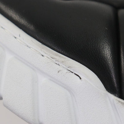 Prada 2ee386 Fly Block Padded Nappa Leather Triangle Logo Triangle Plate Low