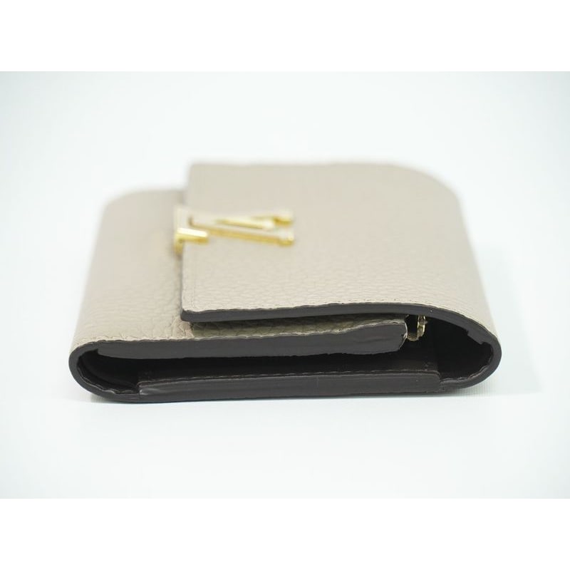 Louis Vuitton Portefeuille Capucines Taurillon Leather Fold Wallet