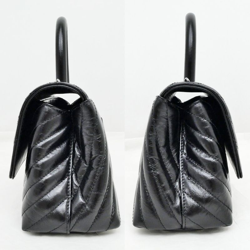 Chanel Coco Handle XS Chevron A92990 Calfskin Shoulder Bag Black Hand