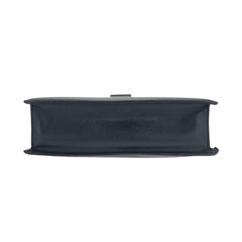 Louis Vuitton Taiga Selenga Black Silver Hardware Leather Second Bag Clutch Bag