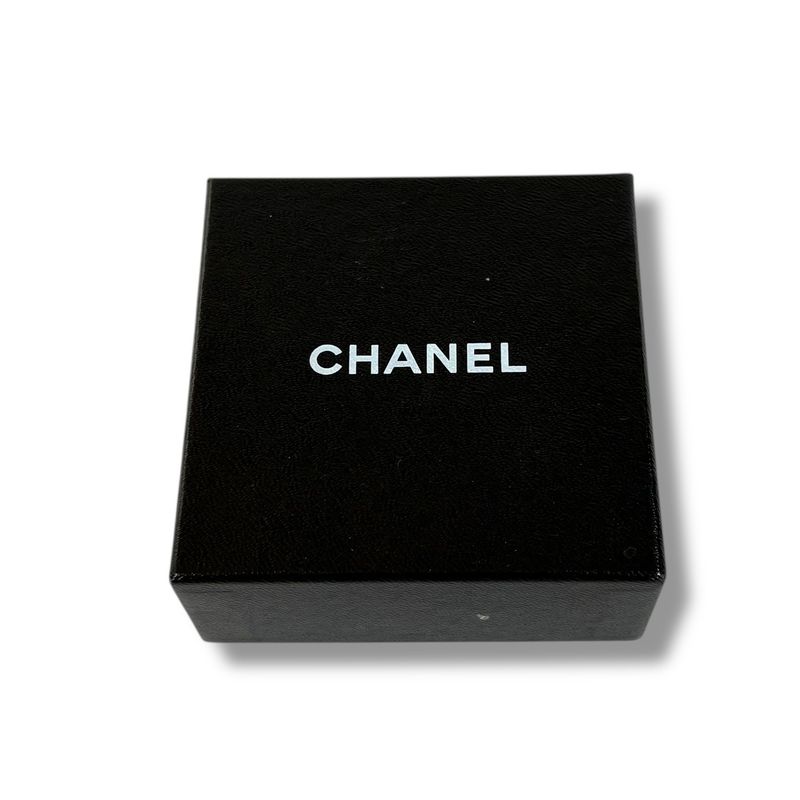 Chanel Coco Mark Black Lipped Pearl Bracelet Plastic Coco Mark Gunmetal Style