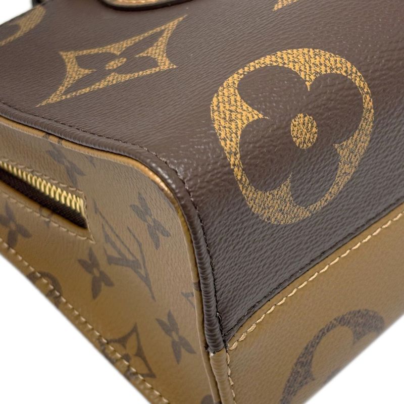 Louis Vuitton Handbag Shoulder Monogram Giant on the Go East West