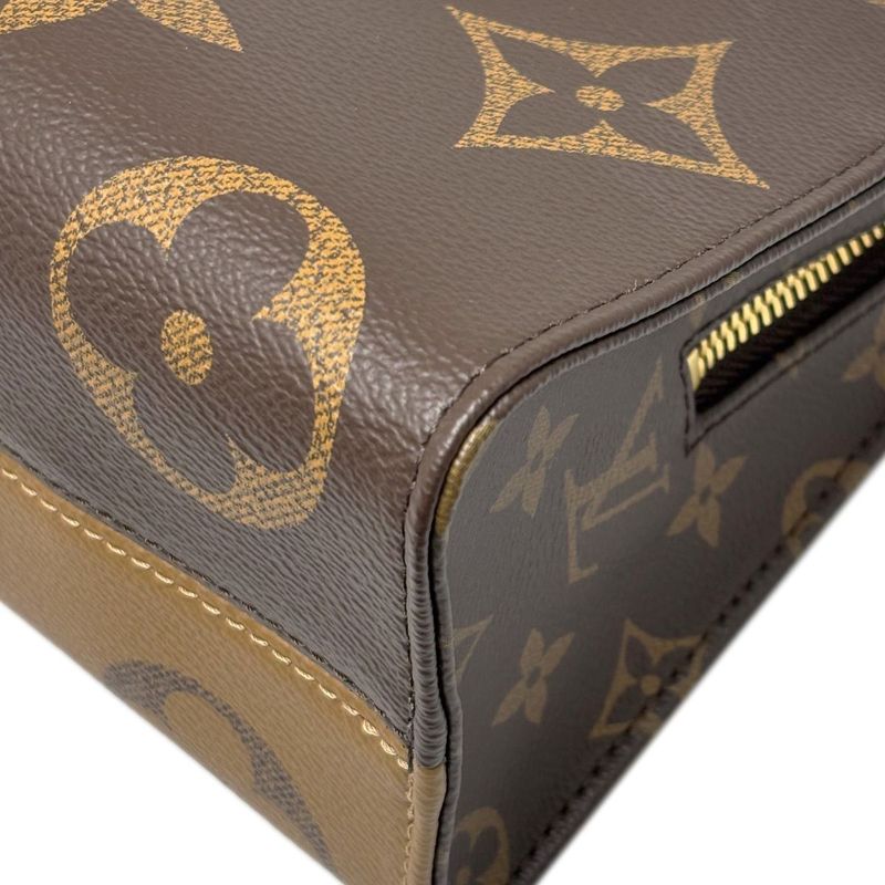 Louis Vuitton Handbag Shoulder Monogram Giant on the Go East West