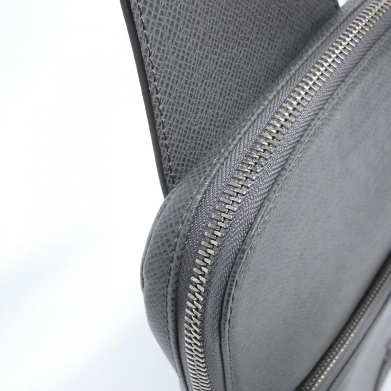 Louis Vuitton Taiga Avenue Ring Bag M30801 Shoulder Bag