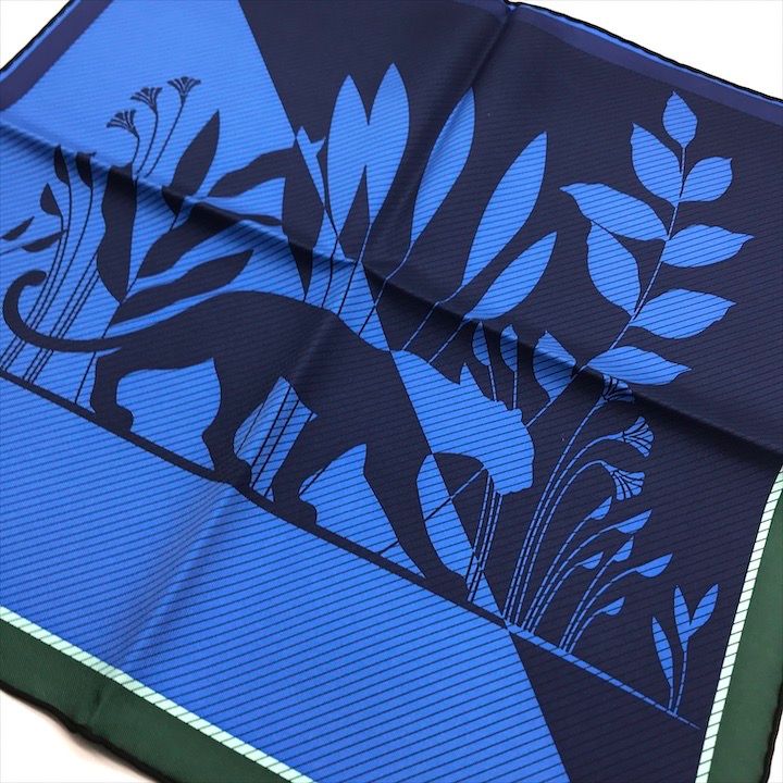 Cartier Panthère Silk Scarf Present Blue